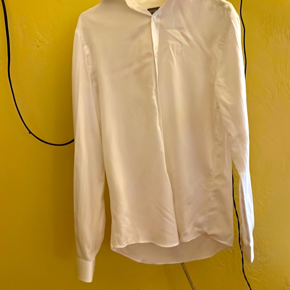 A long sleeve shirt